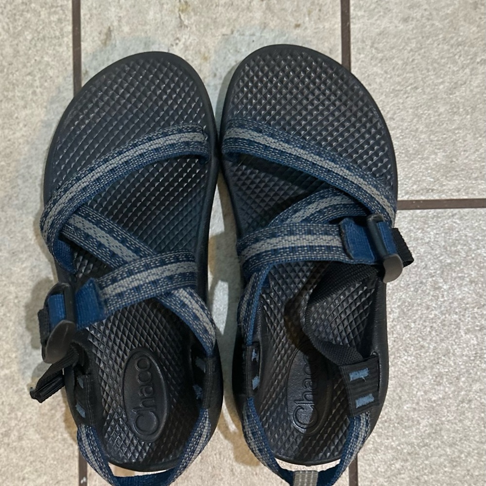 New boys Chacos Z strap